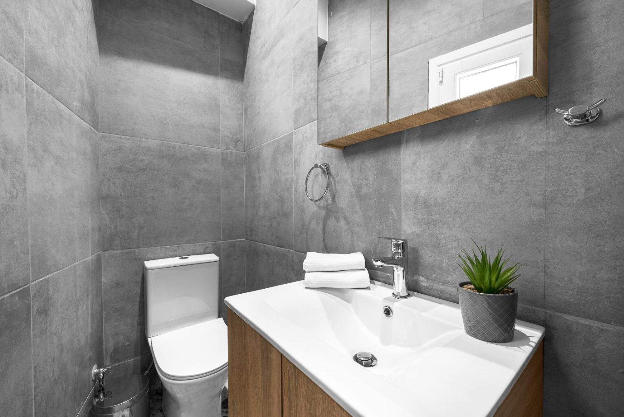 Upper Floor, The Luxury Suites Thessaloníki Ngoại thất bức ảnh